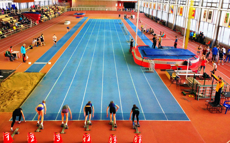 Легкоатлетический манеж олимпийского центра имени братьев Знаменских